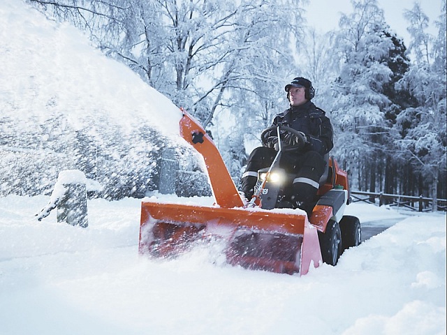 Райдер Husqvarna R 422Ts AWD