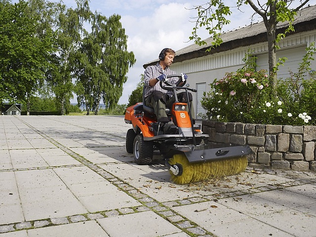 Щетка для трактора Husqvarna