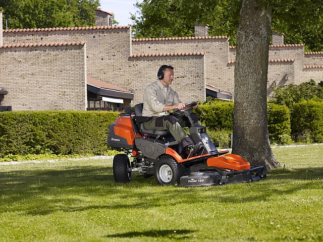 Райдер Husqvarna R 422Ts AWD